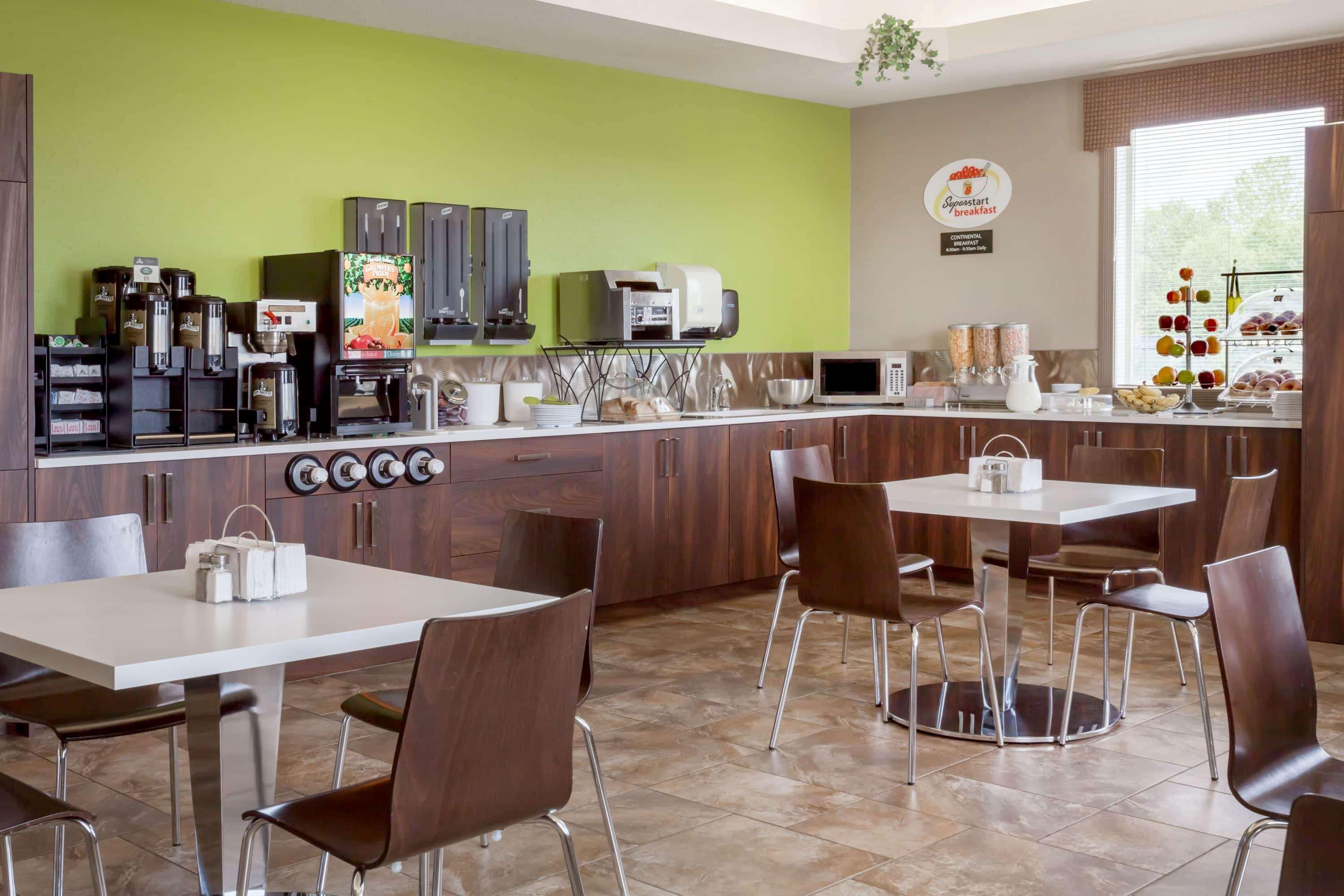 Super 8 By Wyndham Prince Albert Esterno foto
