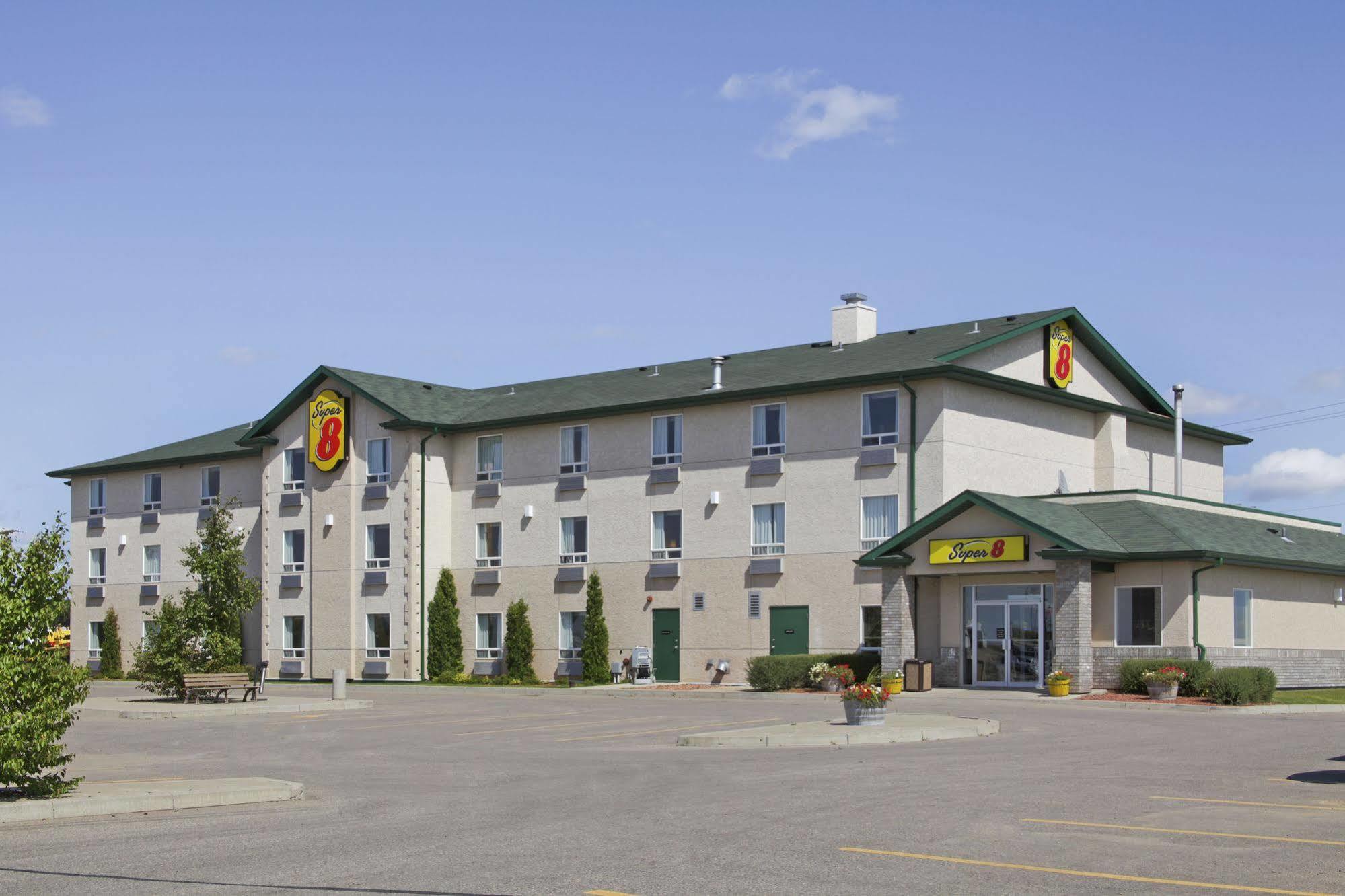 Super 8 By Wyndham Prince Albert Esterno foto